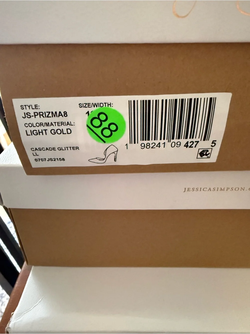 Jessica Simpson sparkling light